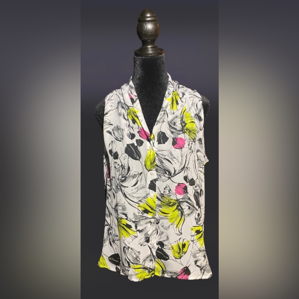 Worthington: Sleeveless Blouse